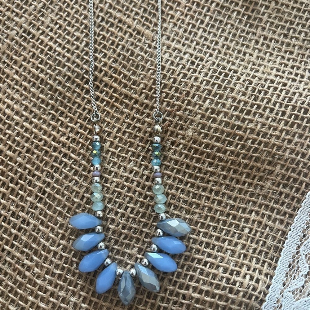 Silver bluish pretty necklace / earrings set